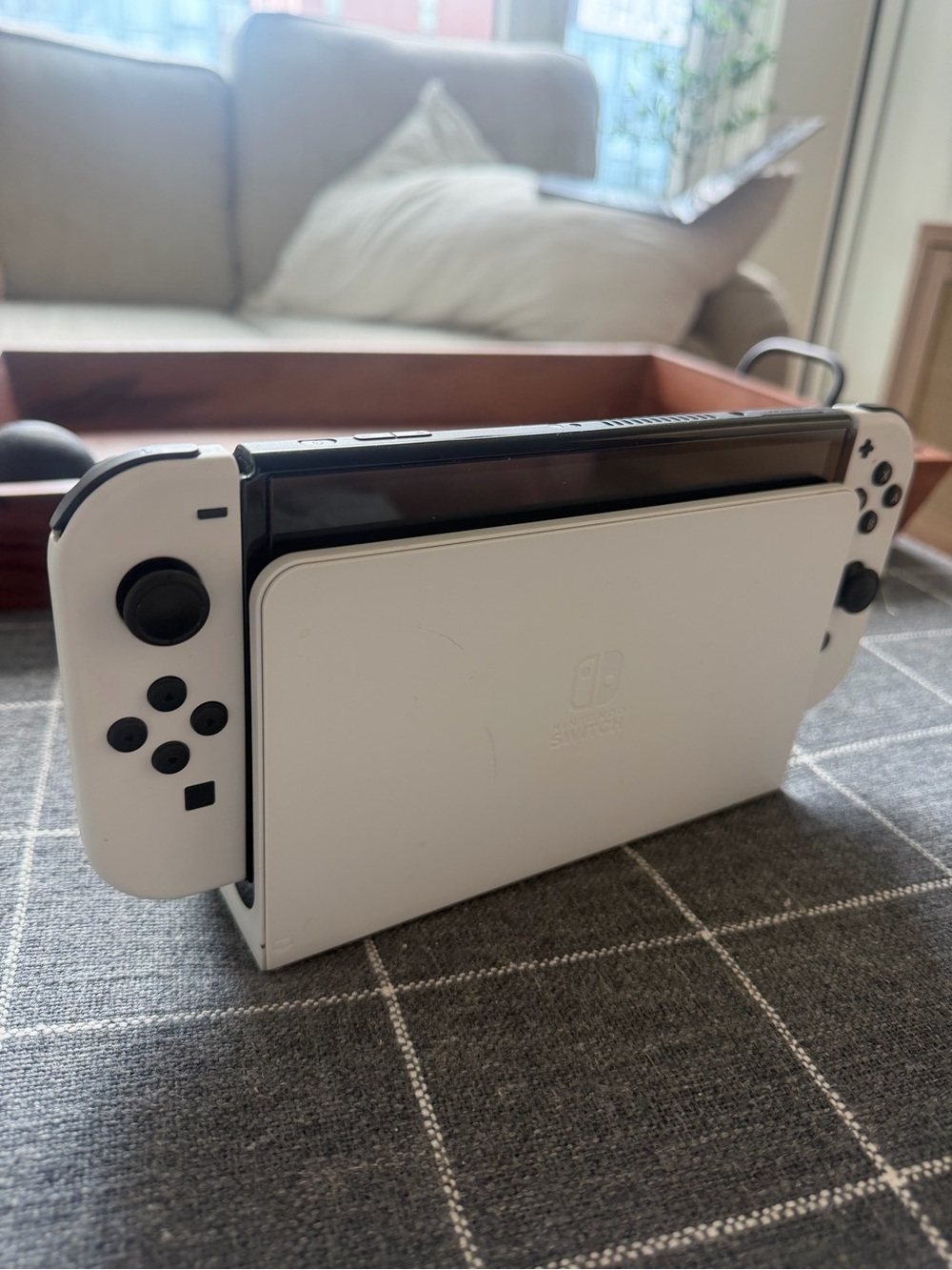 Nintendo Switch OLED - White Joy‑Con Handheld Console - Picture 4 of 4